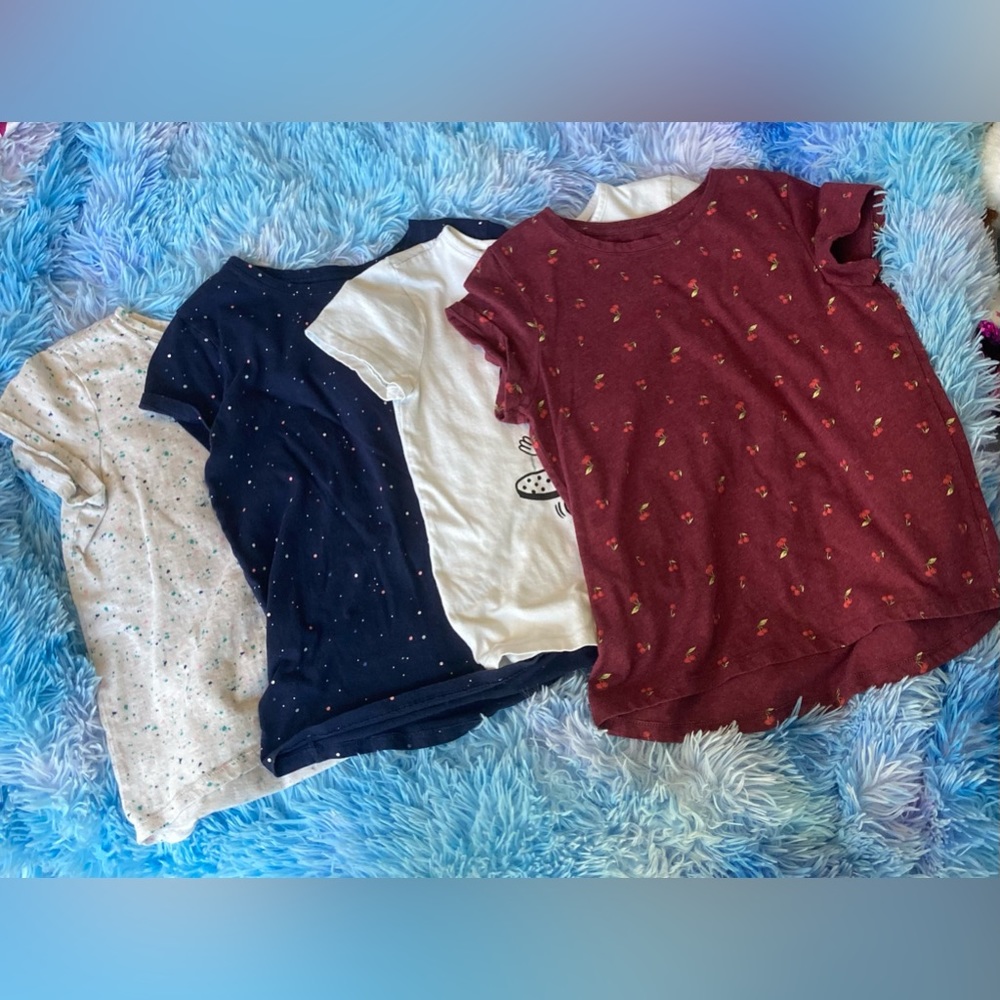 Girls pack of four old navy shirts.